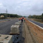 2024_10_07_Układanie krawężników nad obiektem MD-3 (2)