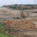 2024_10_29_Roboty ziemne w obrębie obiektu nr 4, formowanie nasypu, km 9+650 (4)