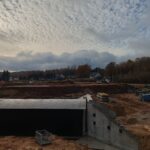 2024_11_15 Izolacja bitumiczna na przepuście nr 10 + roboty ziemne formowanie nasypu, km 15+300