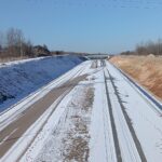 2025_02_18 Widok ogólny - trasa główna, km 12+800, miejscowość Rataje (2)