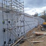09.04.2025 Przygotowanie zewnętrznych ścian obiektu PZDs-4 pod izolację cienką od strony Skarżyska Kamienna