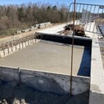2025_04_03 Wykonanie chudego betonu pod kapę chodnikową na skrzydle P1 jezdnia lewa obiektu WD-2