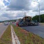2025_05_19 Roboty bitumiczne - wykonywanie warstwy ścieralnej, km 15+000