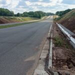 2025_06_17 Umocnienie dna rowu ażurami betonowymi, km 13+120 str. p
