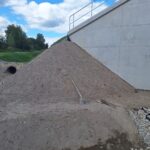 2025_08_19 Humusowanie stożków na obiekcie PZDs-4