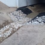 2025_08_19 Wykonywanie umocnień dna cieku oraz skarp pod obiektem PZDs-4