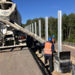 2025_09_17 Betonowanie głowic fundamentu ekranów przeciwolśnieniowych nad obiektem PZDd-9 jezdnia lewa