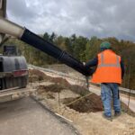 2025_10_14 Betonowanie pali pod ekrany przeciwolsnieniowe na dojazdach do obiektu PZDd-9 jezdnia lewa