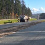 2025_11_18 Humusowanie skarp na TG jezdnia prawa km 4+200