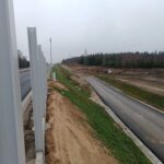 2025_12_01 Montaż ekranów akustycznych, km 9+400 str.L