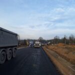 2025_12_16 Wykonywanie nawierzchni bitumicznej na skrzyżowaniu 1.1