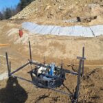 2026_03_03 Montaż fundamentu pod sygnalizację świetlną na skrzyżowaniu 1.1