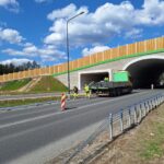 2026_04_21 Montaż barier energochłonnych przy obiekcie PZGd-1